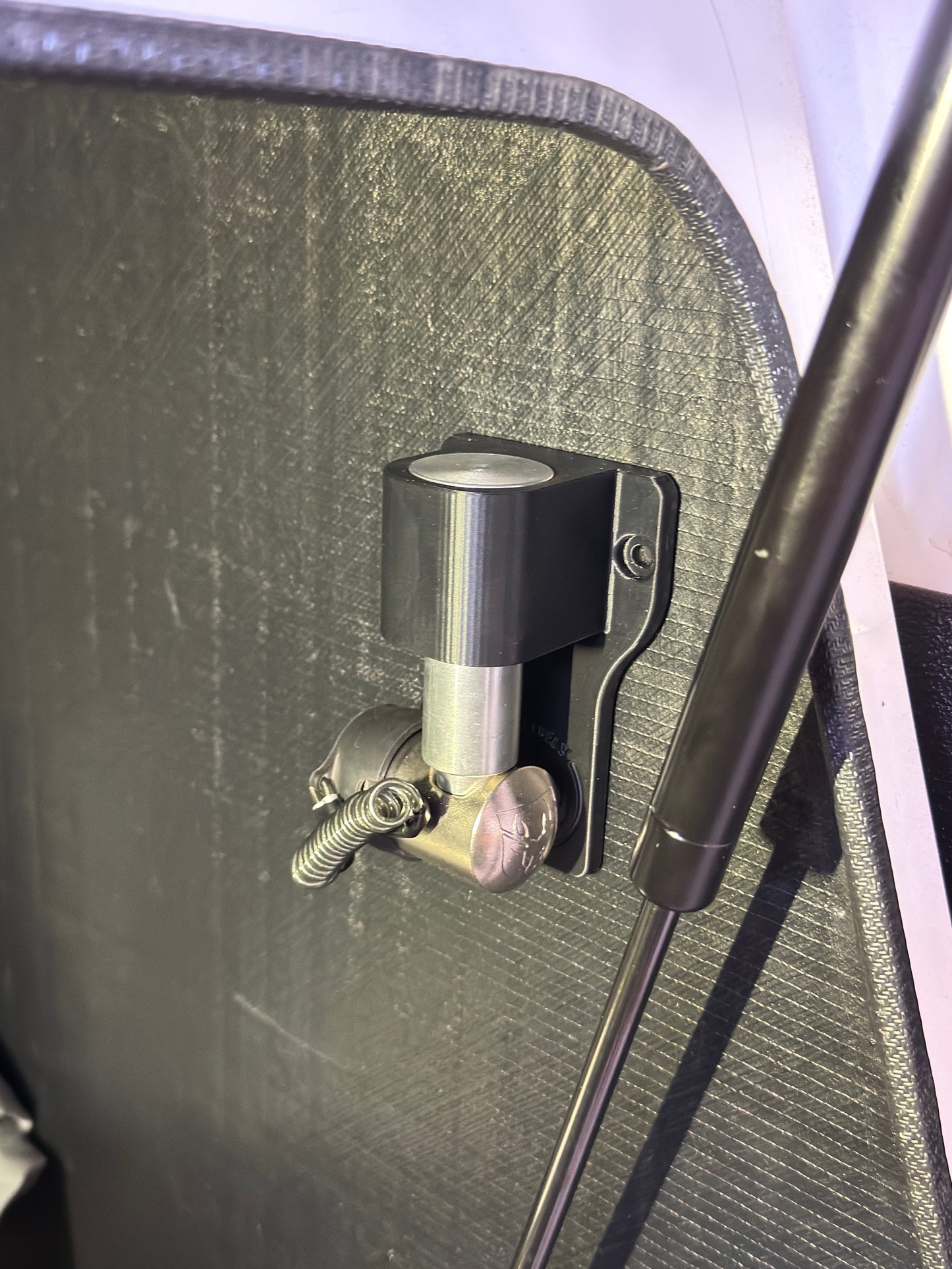 DO35 Locking Pin Travel Mount