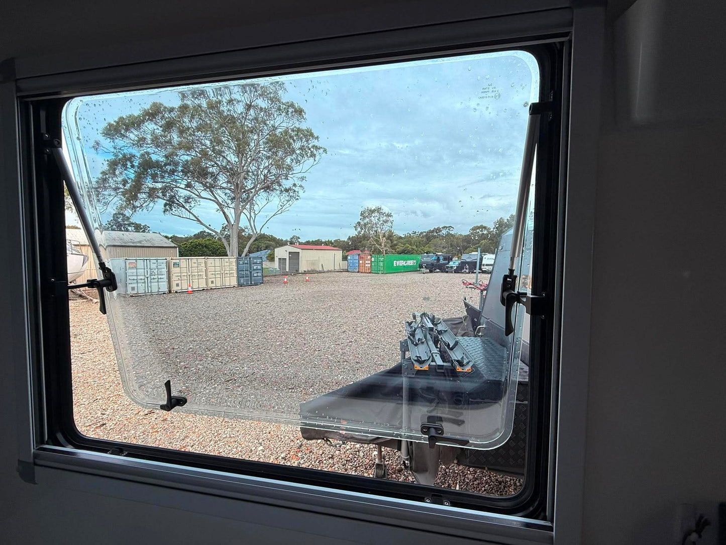 WindowStay Pro